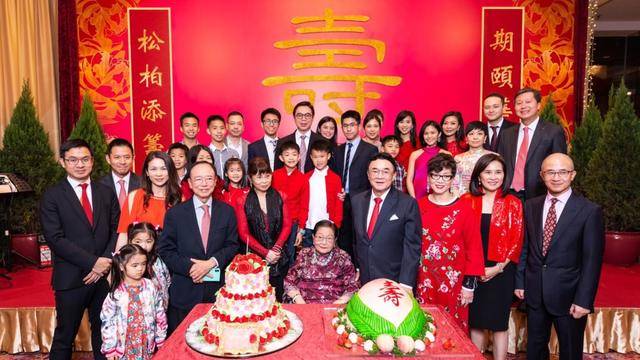 百亿豪门罗康瑞家族：父亲结婚儿子没出现<strong></p>
<p>门罗币</strong>，儿子结婚父亲也没出现