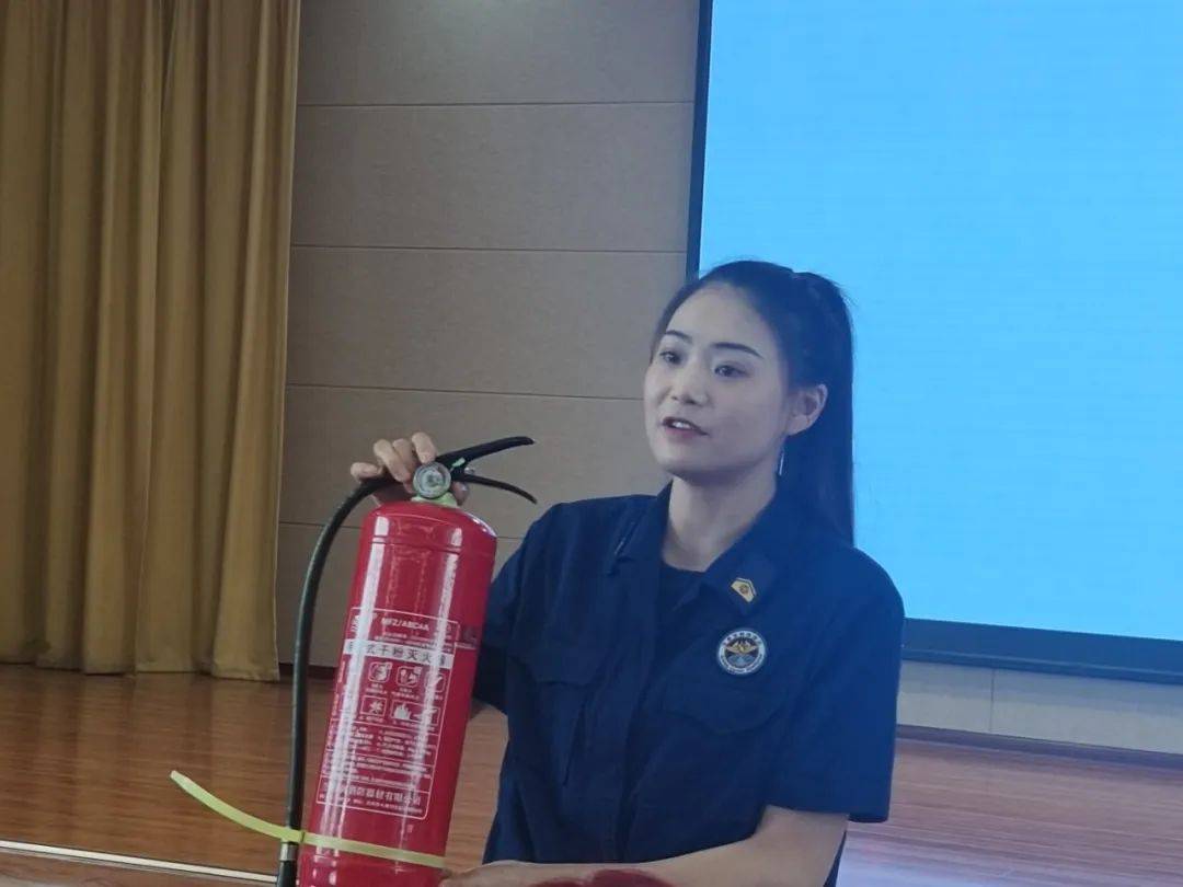 山丹县举办第二届炒拨拉节志愿者岗前培训会议