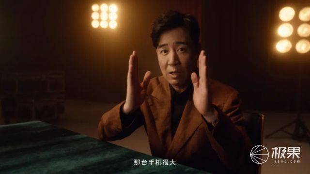 华为硬刚苹果！全球首款三折叠手机「又大又薄」<strong></p>
<p>手机炒币</strong>，预定价炒到10万一台...