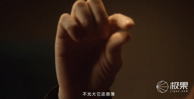 华为硬刚苹果！全球首款三折叠手机「又大又薄」<strong></p>
<p>手机炒币</strong>，预定价炒到10万一台...