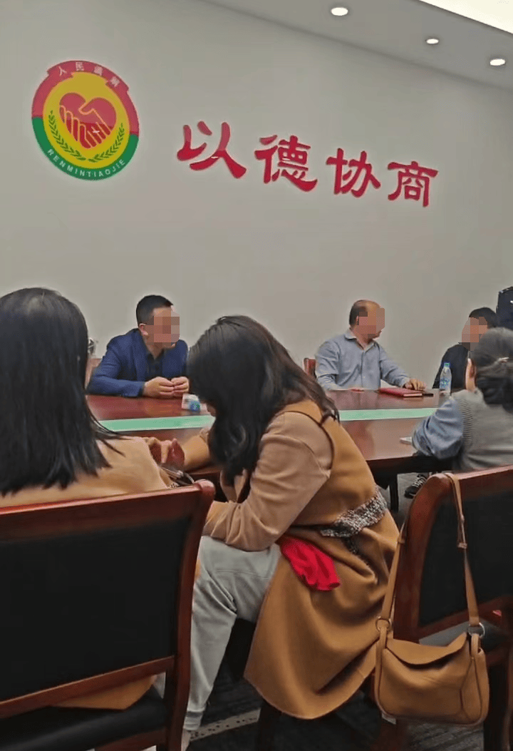 苏州知名艺术培训机构宣布破产<strong></p>
<p>m链币</strong>，老板下跪称“绝不跑路”，事发前安排活动消耗课时费
