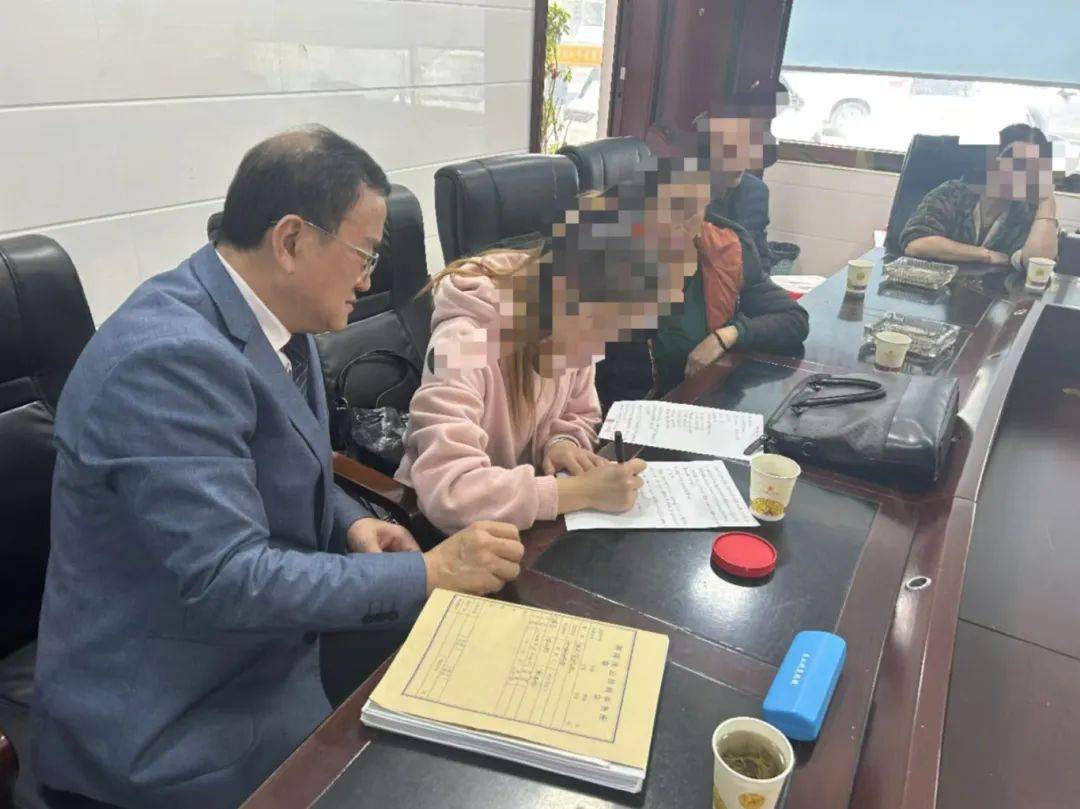 湖南湘西：同居一年后分手<strong></p>
<p>m链币</strong>，16万元彩礼怎么退？法院这样做