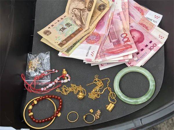 男子对前妻动起“歪脑筋”<strong></p>
<p>ccr自动炒币</strong>，潜入其家中……上海警方：刑拘