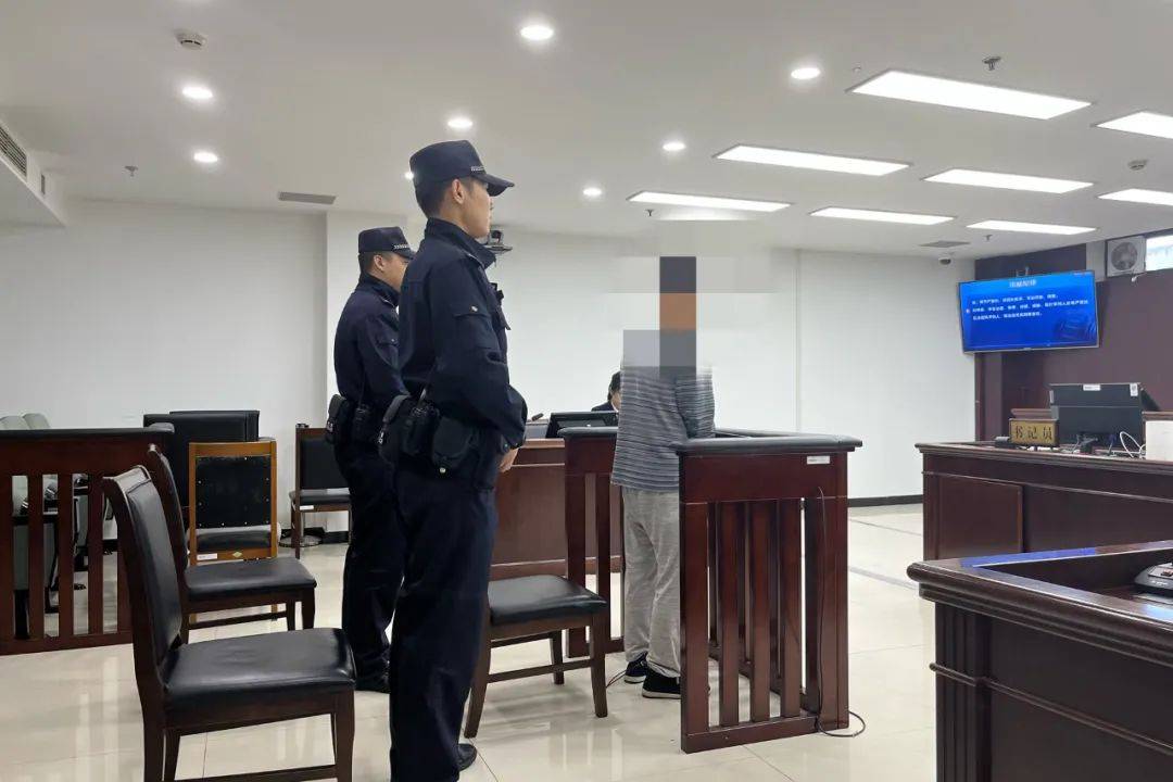 无耻！北京一对情侣租房<strong></p>
<p>币圈合约</strong>，遭五旬房东潜入、偷窥