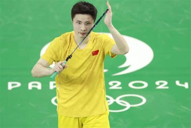 羽毛球世界第一石宇奇比赛中突发意外<strong></p>
<p>币圈一天</strong>，被担架抬走后留院观察