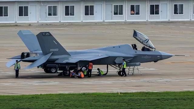 苏-57已在机场转场<strong></p>
<p>炒币工具</strong>，将与歼-35“同台竞技”，中俄卖家秀准备就绪