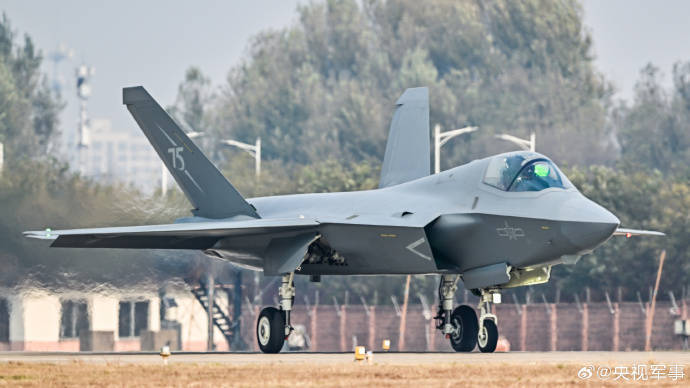 官宣！空军歼-35A图片发布<strong></p>
<p>合约币行情</strong>，将亮相中国航展