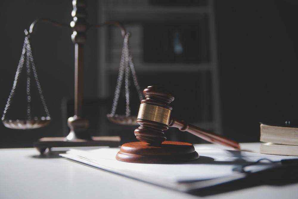 厦门一五金厂老板“卖零件”给外籍客户<strong></p>
<p>华夏评级币</strong>,被控非法制售枪支 有客户曾称是电池盒