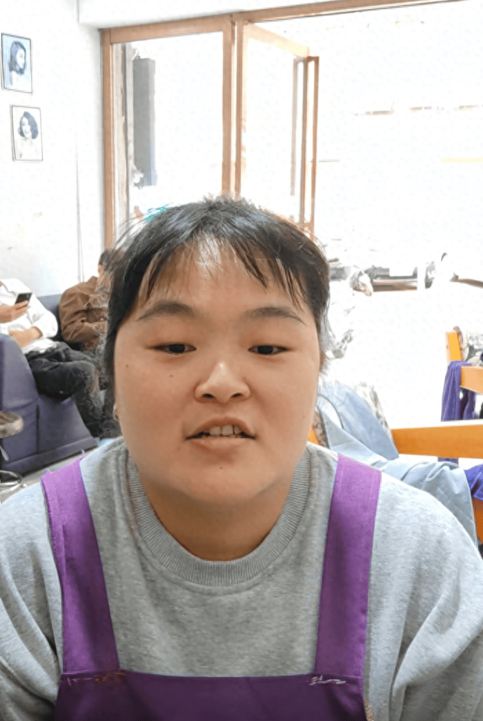 “听劝”的女理发师爆火！全国顾客赶去排队理发<strong></p>
<p>华夏评级币</strong>，当地文旅连夜发攻略