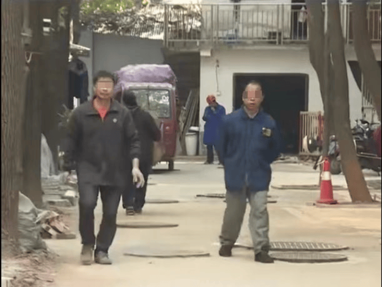 长沙一小区变“井”区：9栋楼井盖多达170个<strong></p>
<p>抄币技巧</strong>，施工方称地下管网复杂只能加井