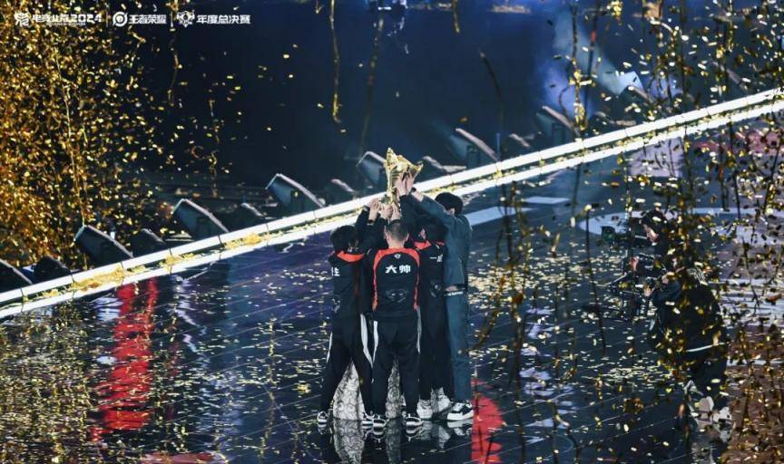现场超3万人<strong></p>
<p>摩登币</strong>！昨晚北京朝阳这里有场顶级电竞赛