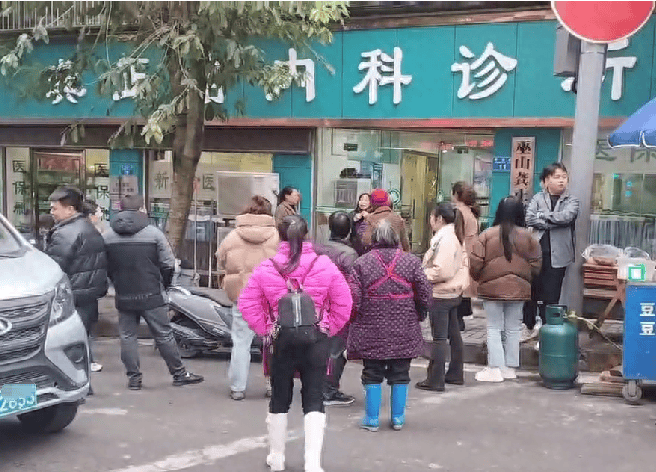 男子肝衰竭死亡<strong></p>
<p>币圈督查</strong>，家属称曾在诊所中药治疗，卫健委回应医生未取得中医医师资格且涉嫌篡改处方，已立案调查