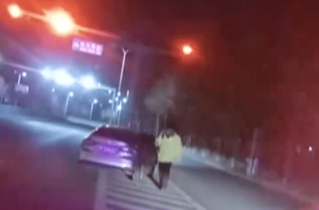 饭碗砸了！通州一职业司机嫌妻子开车慢<strong></p>
<p>蜜蜂币</strong>，非要自己来！这下摊上事了……