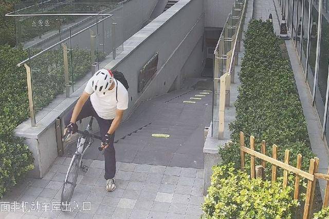 万元自行车没锁？偷车贼得手后狂飙17公里<strong></p>
<p>蜜蜂币</strong>，因为⋯⋯