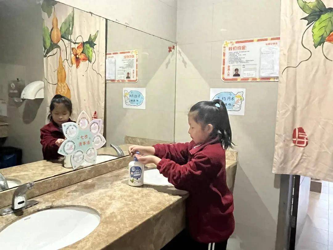 “儿子六年级<strong></p>
<p>一元月亮币</strong>，只在学校上过一次…”不少家长愁煞：我家也是！真的这么难？