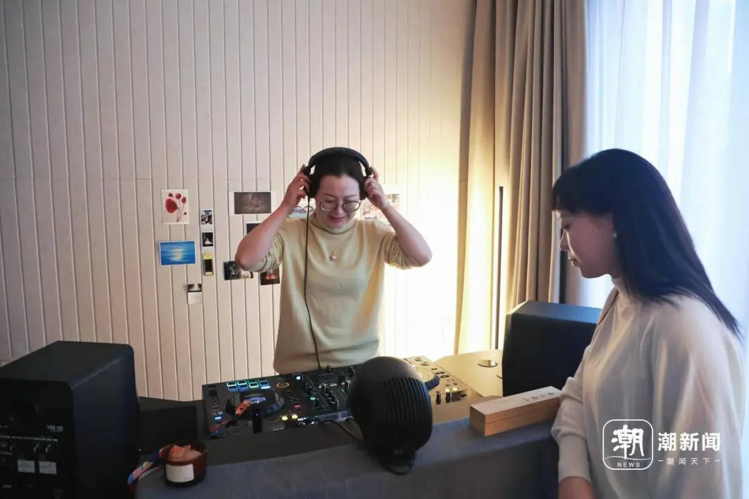 太潮了！53岁杭州退休阿姨当DJ<strong></p>
<p>一元月亮币</strong>，带着年轻人一起蹦迪