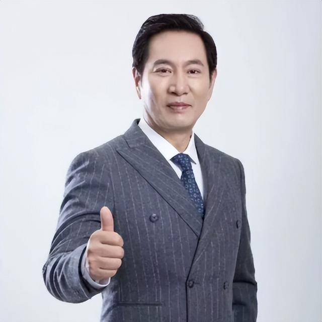 “坏人专业户”姚刚：一生无妻无子<strong></p>
<p>海南欧亚币</strong>，如今53岁在千万豪宅一个人住