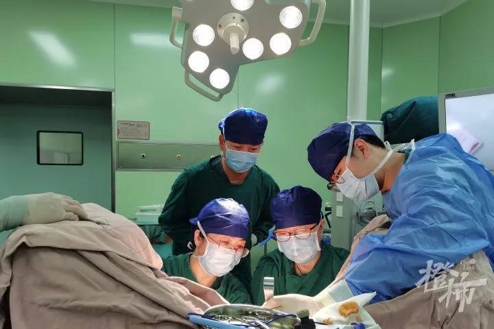 “我肚子里有个东西<strong></p>
<p>币圈分享</strong>，是活的！”浙江78岁奶奶一句话惊呆众人