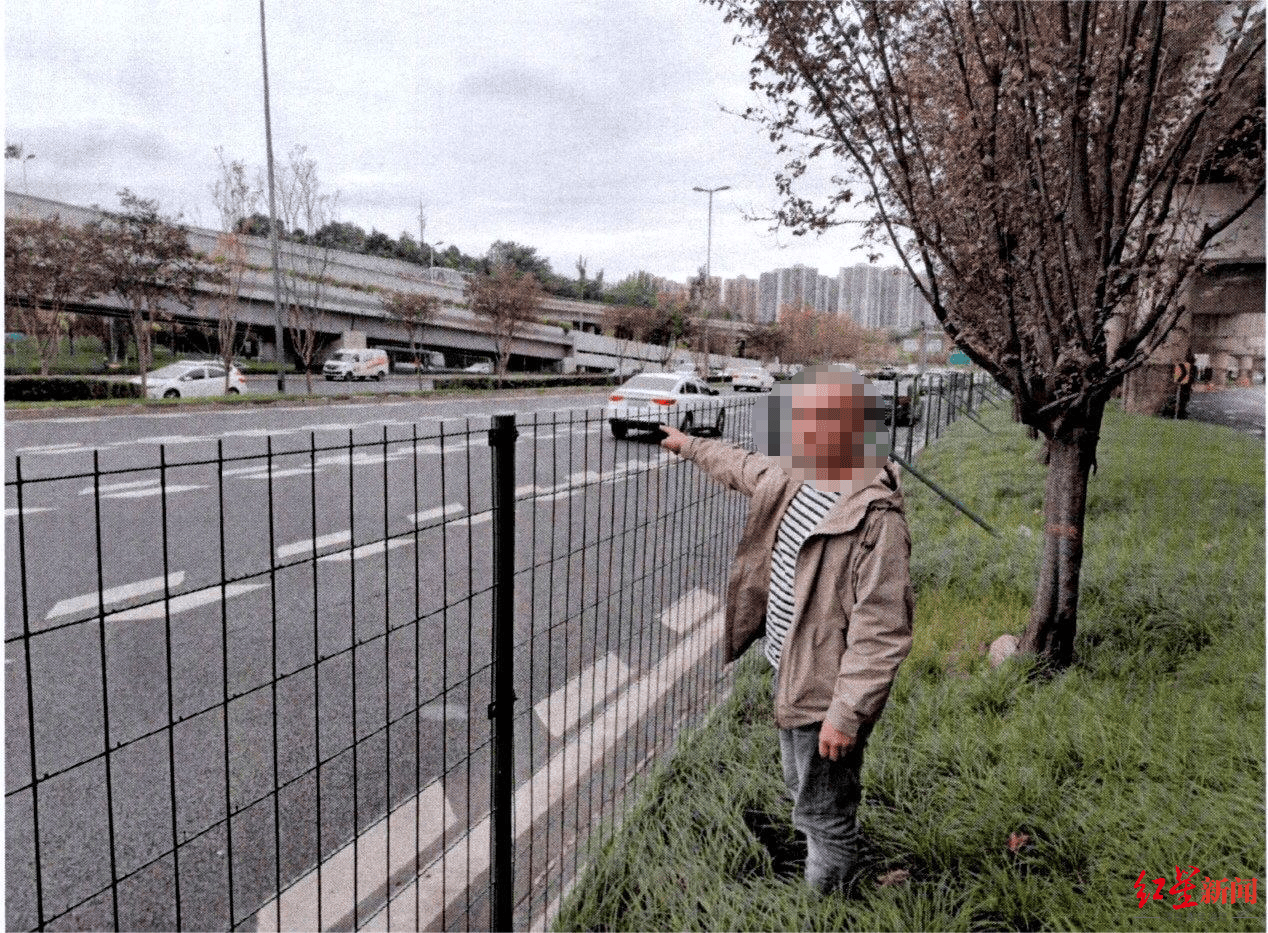 成都三环主路惊现小轿车跨过隔离带掉头<strong></p>
<p>共生币交易</strong>，原来是司机酒驾走错路……