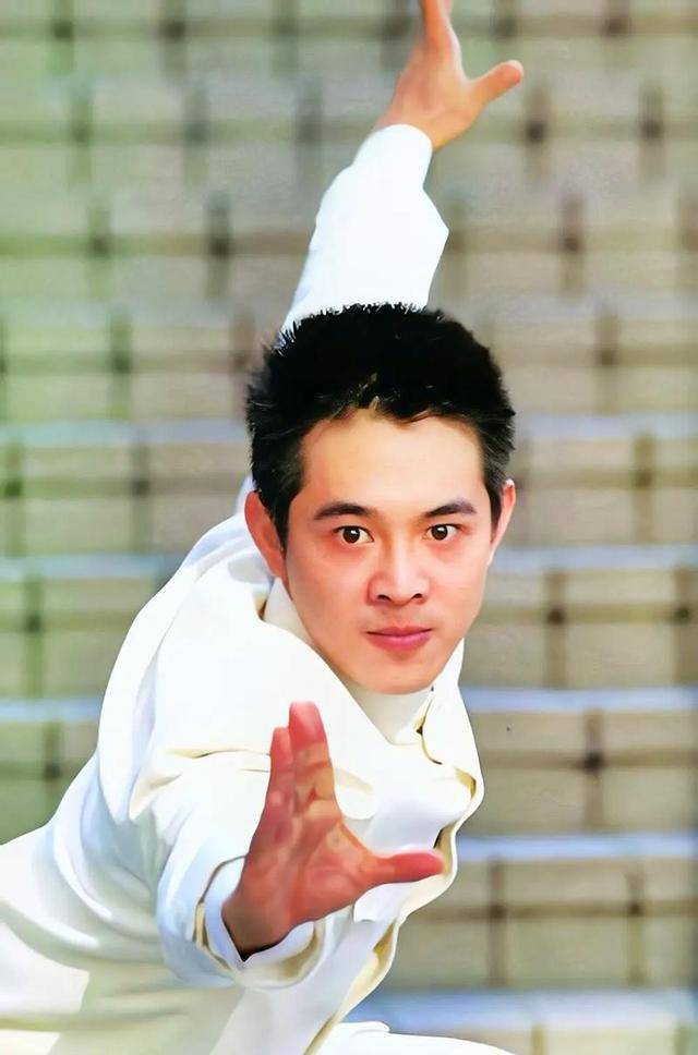 李连杰:后事一切从简<strong></p>
<p>币圈二宝</strong>，不用立碑也不用办丧事，树葬海葬都可以