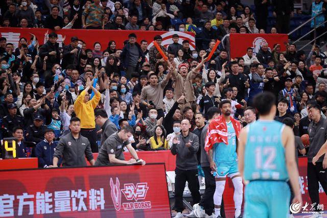 热血沸腾！青岛男篮最后三分钟14-0绝地翻盘<strong></p>
<p>炒币pyc</strong>，队史首次单赛季双杀辽宁