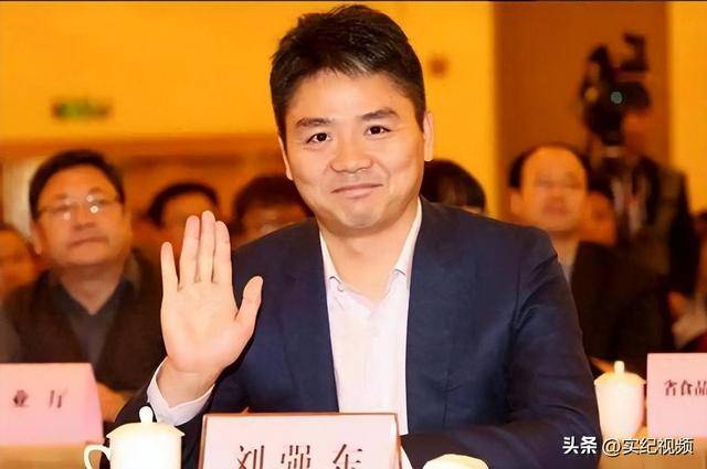 坐拥742亿<strong></p>
<p>耽币</strong>，却救不了43岁妹妹！把外甥当亲子，一年给100万抚养费
