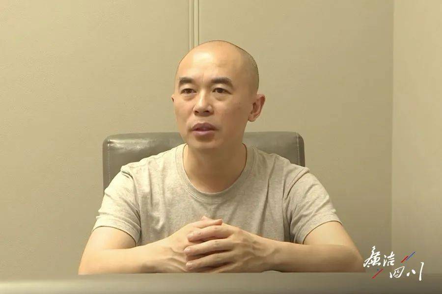 “落马”局长余沁阳:每到天黑<strong></p>
<p>韩国币币交易</strong>,就将赃款运到“黄金屋”…