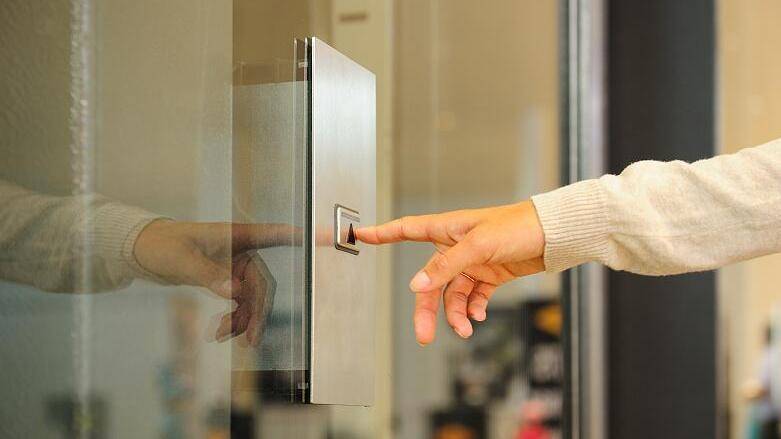 内蒙古一地产公司涉嫌在某楼使用未经检验的电梯<strong></p>
<p>爱链币</strong>,市监局:罚款3万元