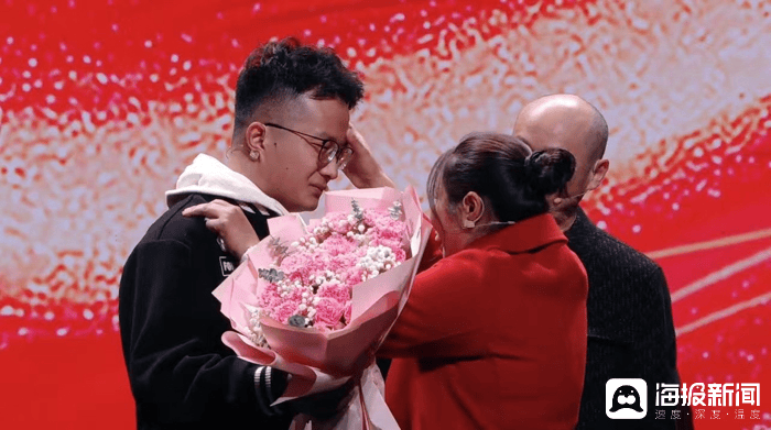 孩子丢失25年<strong></p>
<p>币圈东邪</strong>，父母亲坚持每周末到孩子丢失地等待一阵子