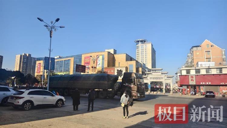 “没料到政府宁可多花钱让公路改道”<strong></p>
<p>炒币知识</strong>，江西“最强钉子户”独守孤房