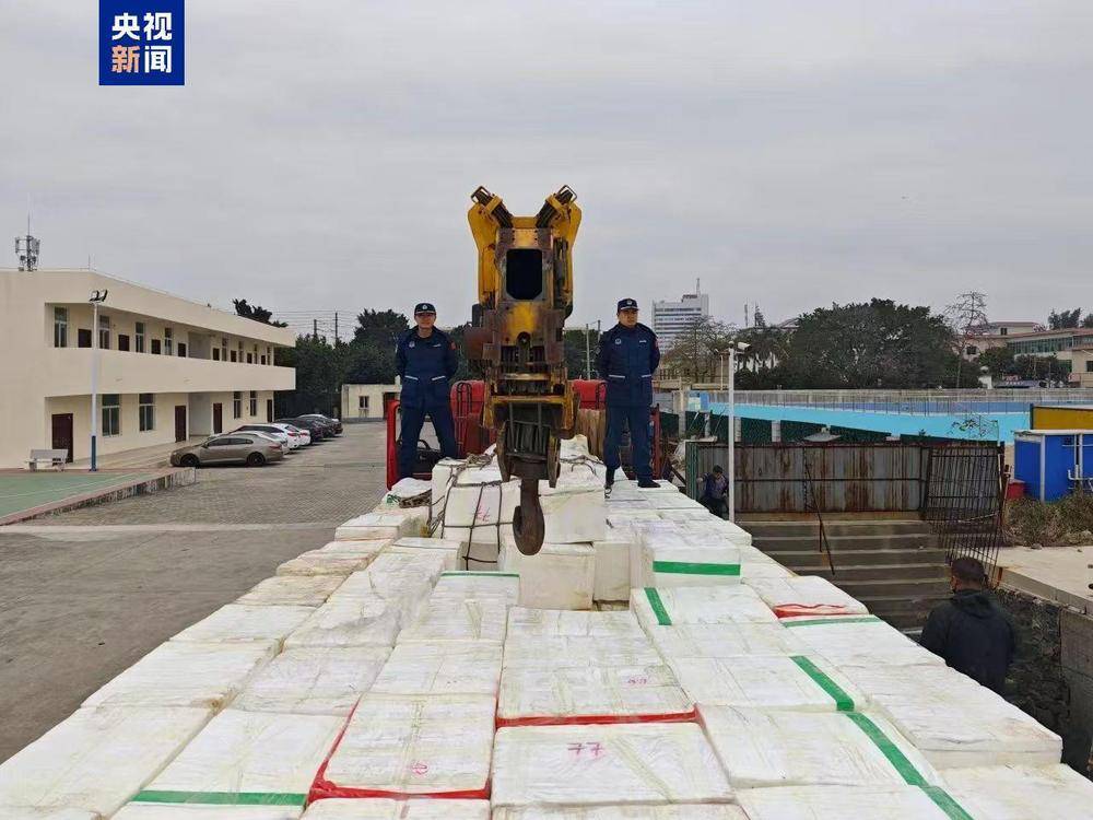 共计4.13吨<strong></p>
<p>炒币知识</strong>！广西北海海警查获一起涉嫌走私水果案