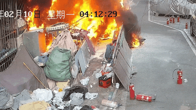 “你们不用管<strong></p>
<p>交易系统网</strong>，出事我负责”！老人囤废品堵塞逃生路，不幸起火遇难