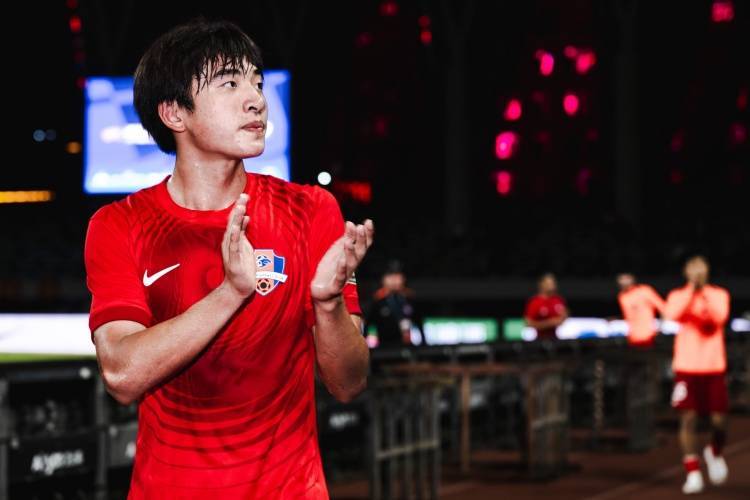 16岁魏祥鑫出战中超!上村健一:若有能力<strong></p>
<p>炒币社群</strong>,越早踢上顶级联赛越好