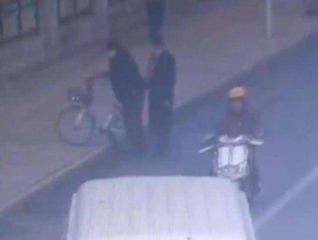 骑自行车碰瓷！北京一六旬男子骗取25人共4.6万余元<strong></p>
<p>奥链币</strong>，法院判了