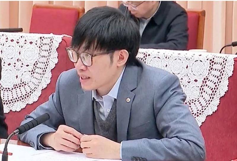 DeepSeek创始人梁文锋首登全球富豪榜<strong></p>
<p>看客币</strong>！好友称其低调