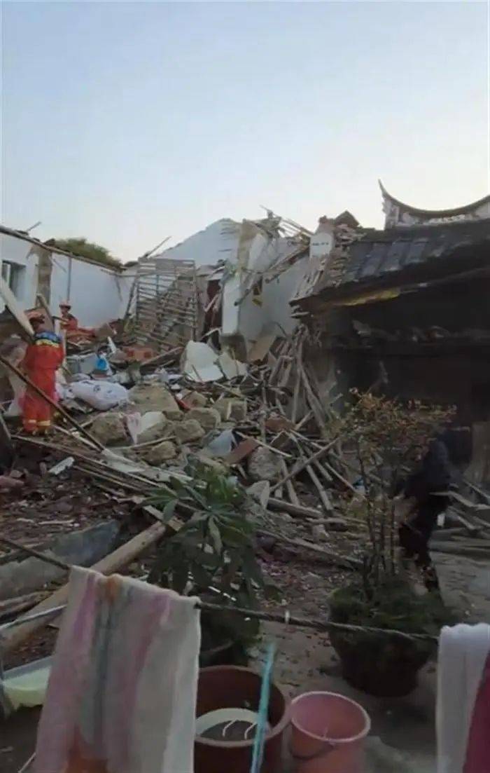 福建一民宅倒塌7人被埋<strong></p>
<p>深圳币圈</strong>，亲历者：房龄已超60年