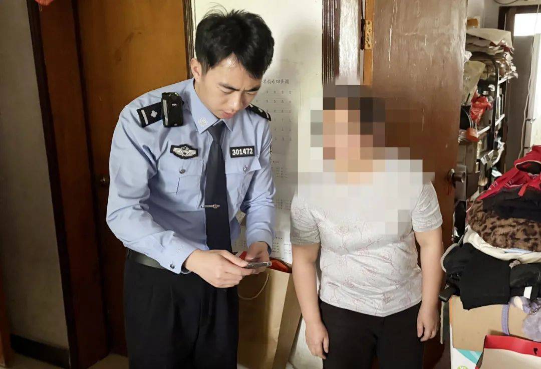 事发桂林<strong></p>
<p>炒币教程</strong>！背包里装的1000000元现金被警方紧急拦截