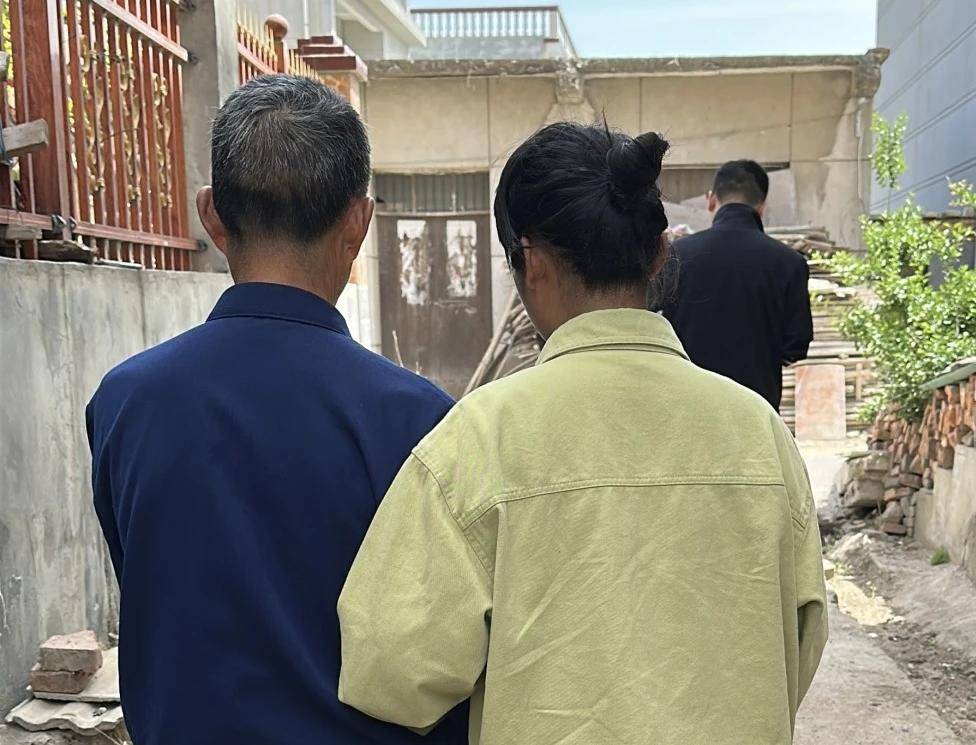 女孩跟男友外出打工失踪<strong></p>
<p>币圈相关知识</strong>，15年后被找到已育两子 父亲：她当年流浪到河南，不知回家的路