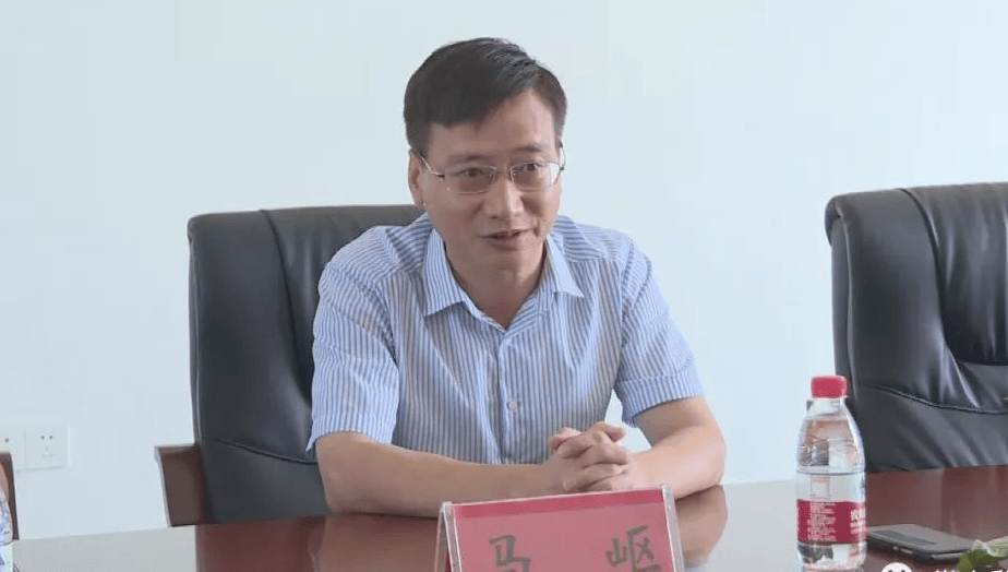 副县长拉拢6名公职人员<strong></p>
<p>天王币</strong>，组建“七兄弟吃喝圈”，长期接受打牌掼蛋等“保姆式”服务