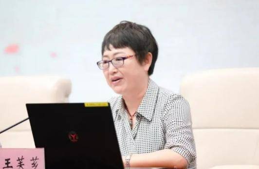 吉林一女官员被查！当过扫黑办主任<strong></p>
<p>天王币</strong>，她曾说“吃人家的嘴短，拿人家的手短”