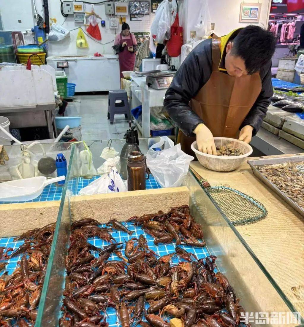 价格暴跌近50%<strong></p>
<p>菜单</strong>！“接下来还会降”！青岛正大量上市……