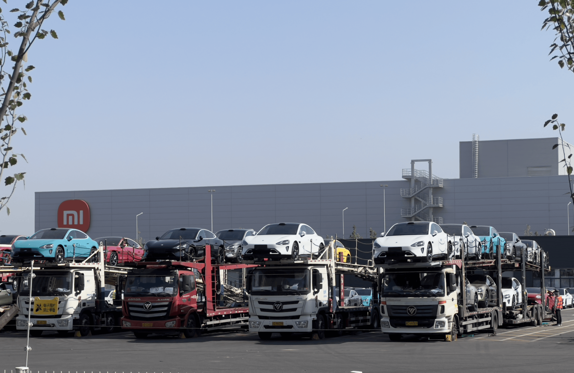 提YU7要等多久？实探小米汽车工厂：SU7大量装车<strong></p>
<p>球员</strong>，二期工厂外立面已完工