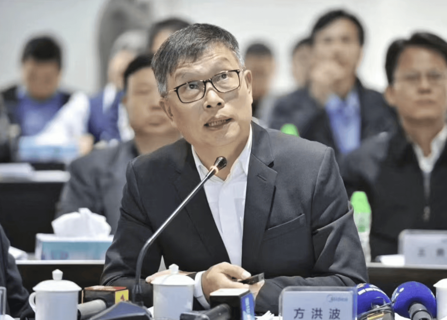 美的方洪波：我从来不加班<strong></p>
<p>球员</strong>， 95%以上的加班都是形式主义