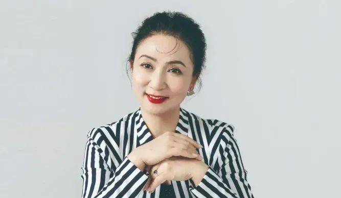 国家一级演员陈丽云<strong></p>
<p>篮球</strong>，被逮捕