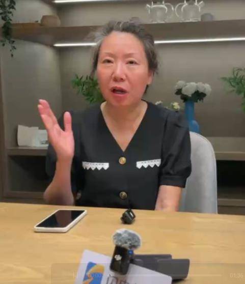 成都27岁女子家门口被杀案开庭<strong></p>
<p>孔明灯</strong>，起诉书显示被告患有精神分裂症