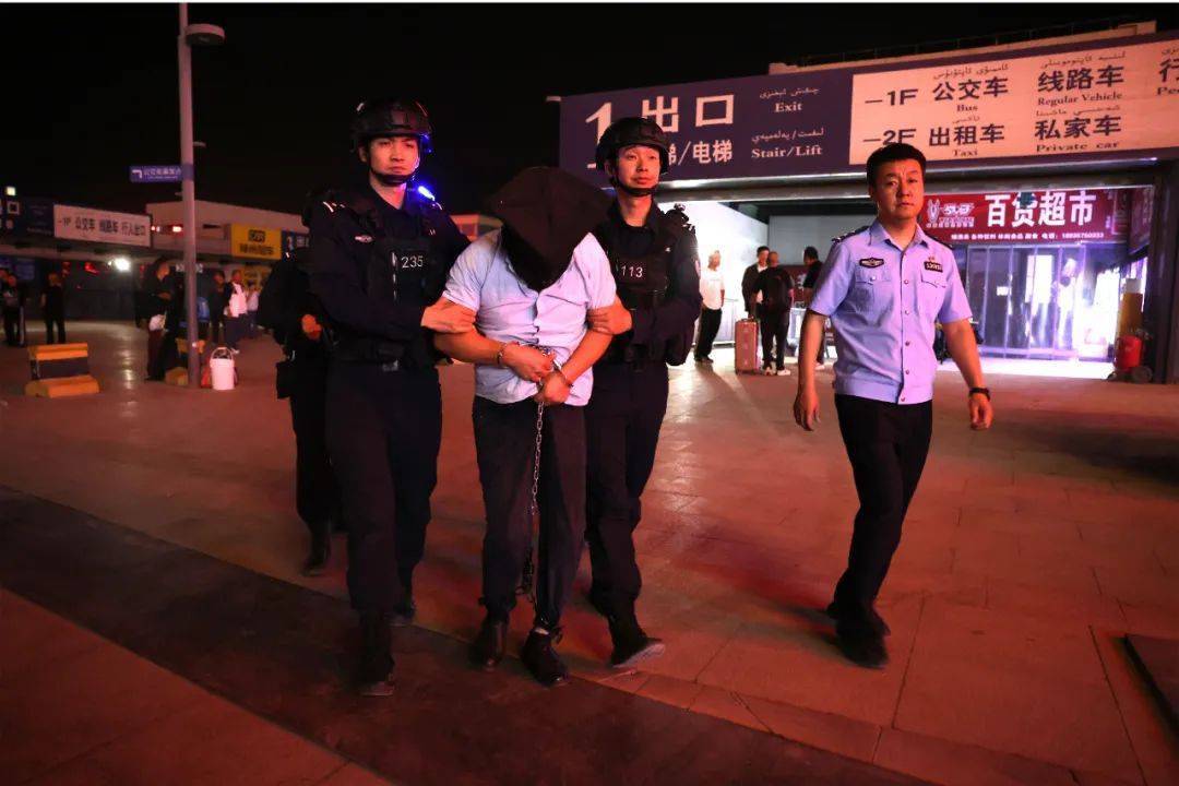 追凶23年<strong></p>
<p>热气球</strong>，新疆库尔勒市公安局破获一起命案积案