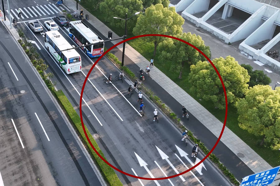 对“暴骑团”出手<strong></p>
<p>契税</strong>！浦东交警严查违法骑行：公路不是竞技场