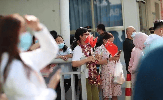 女子请假陪孩子高考被开除<strong></p>
<p>合约</strong>，称领导口头同意！公司不认：旷工！官司一路打到高院……