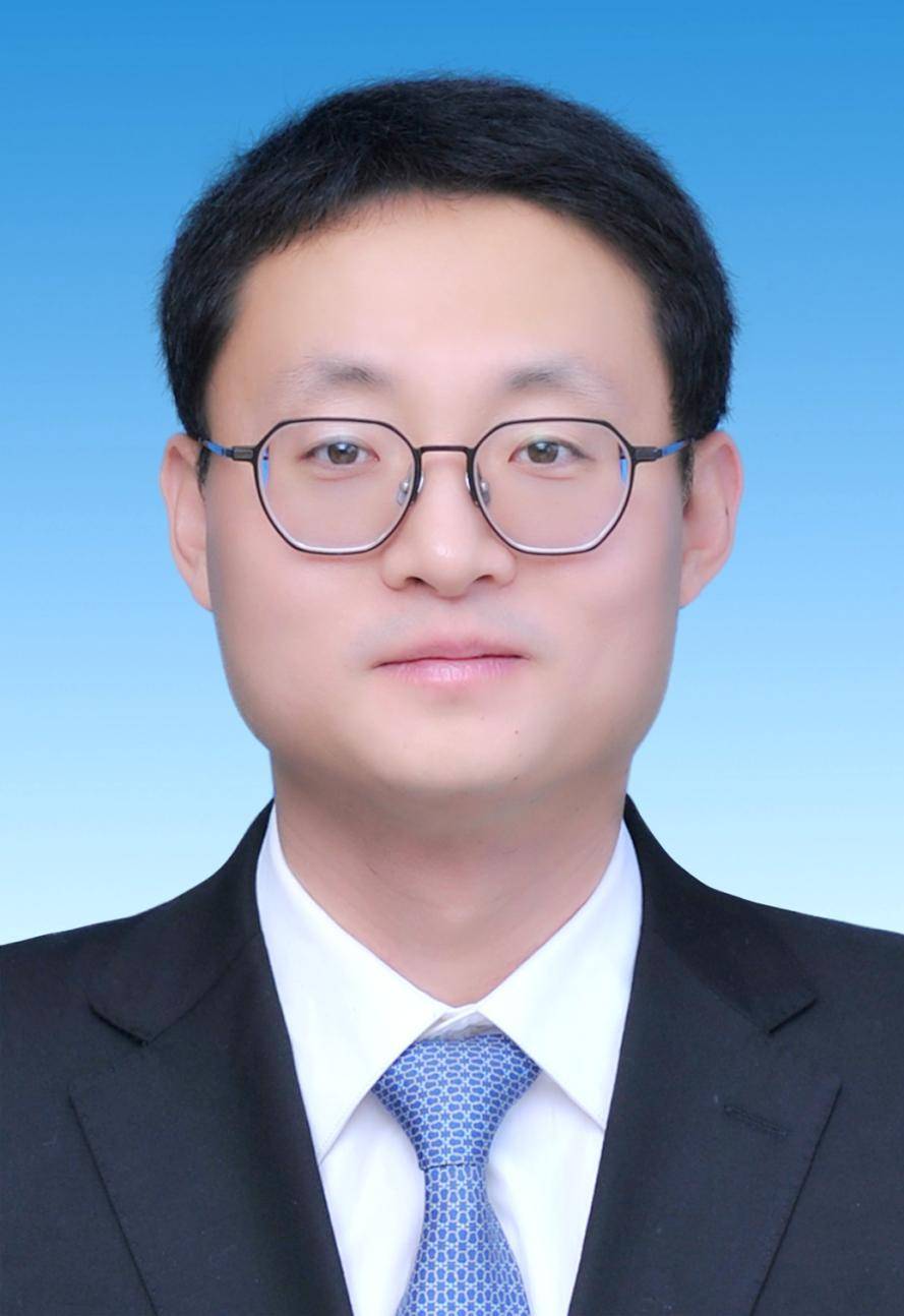 北京4位副区长拟任区委常委<strong></p>
<p>李易峰</strong>，1位“准85后”
