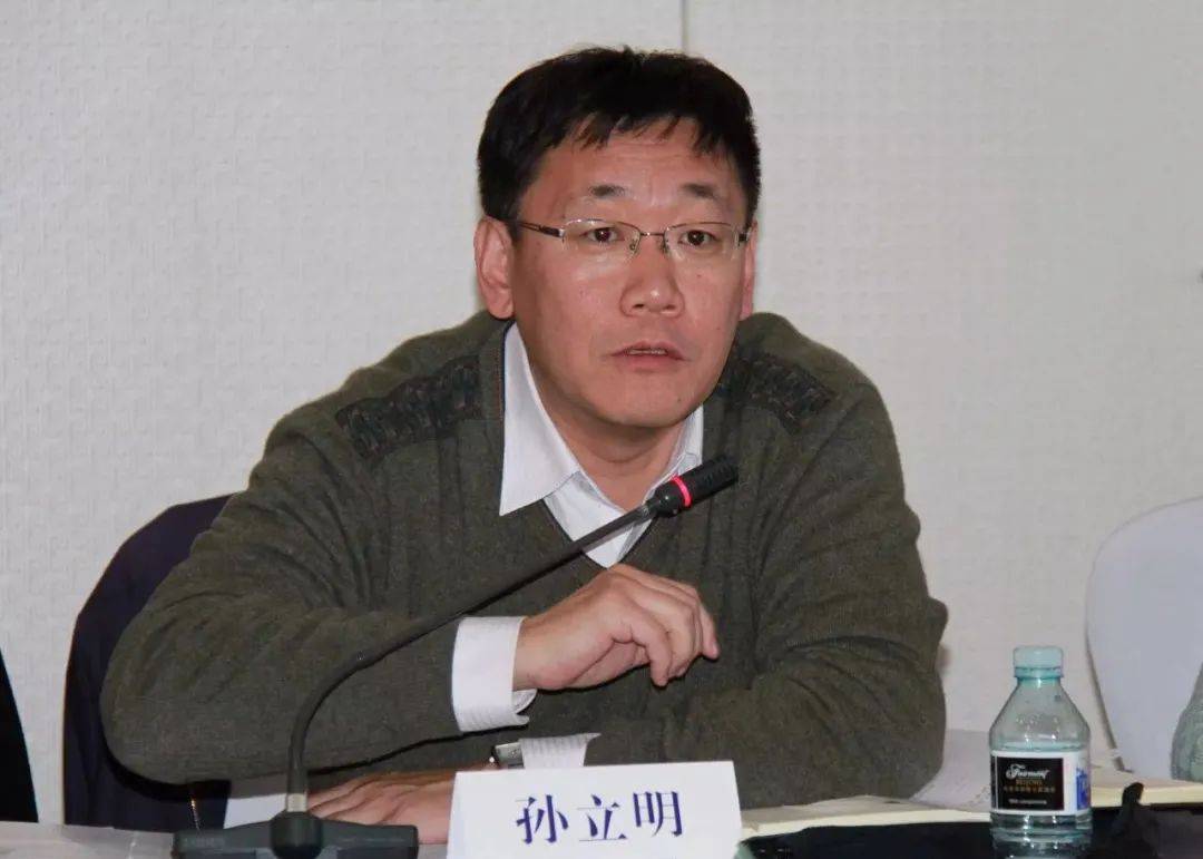 一级巡视员孙立明<strong></p>
<p>电动车</strong>，主动投案